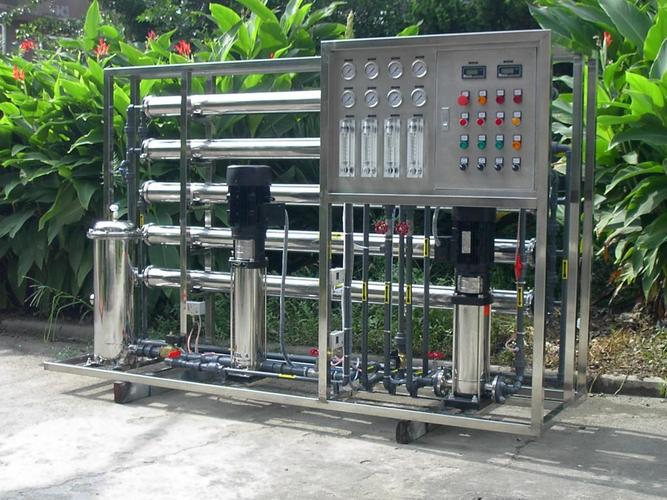 青州华信是采用双级反渗透设备生产净水设备的纯净水设备厂家